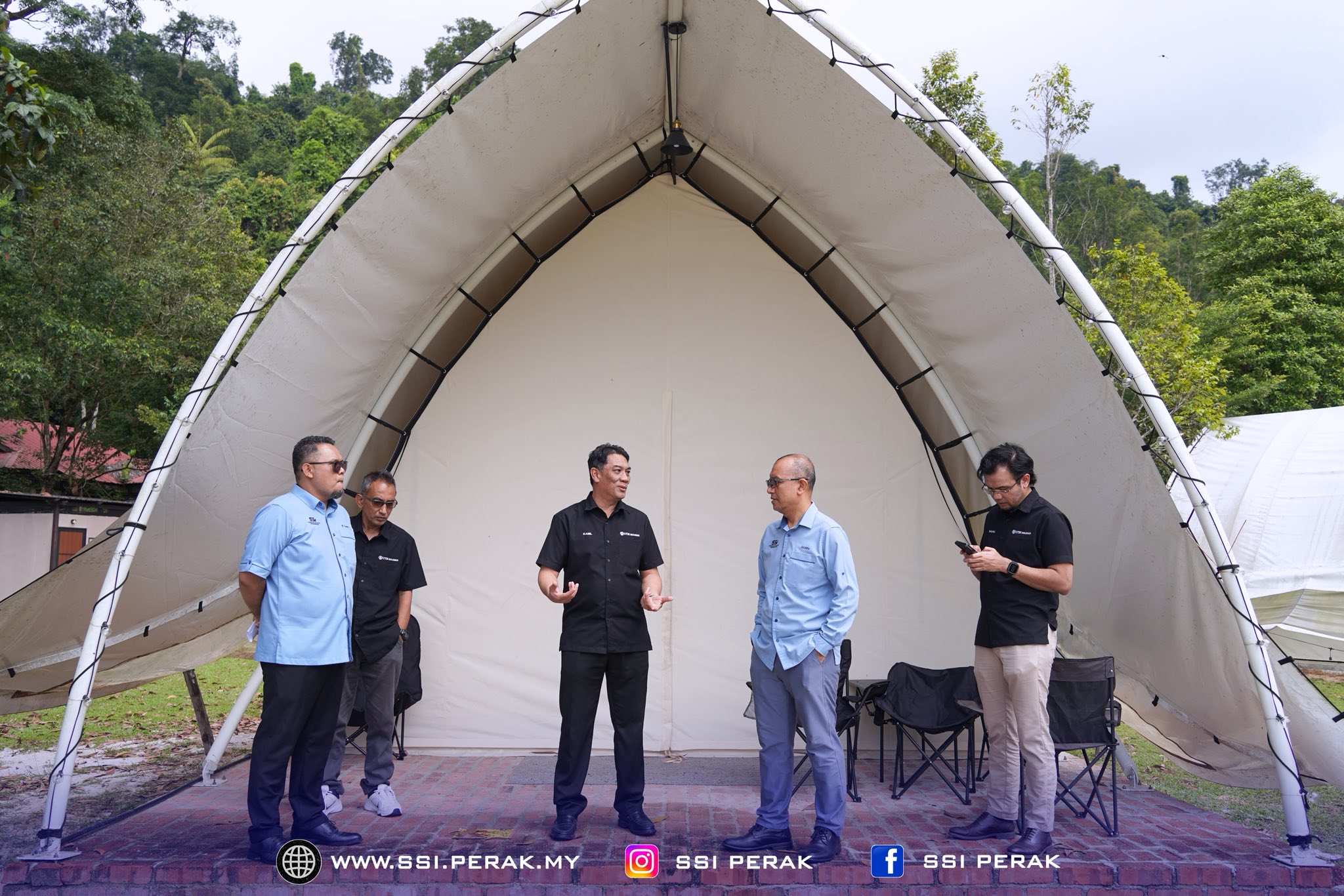 KUNJUNG HORMAT KETUA PEGAWAI EKSEKUTIF SSI KE ATAS YANG DIPERTUA MAJLIS DAERAH TAPAH 8