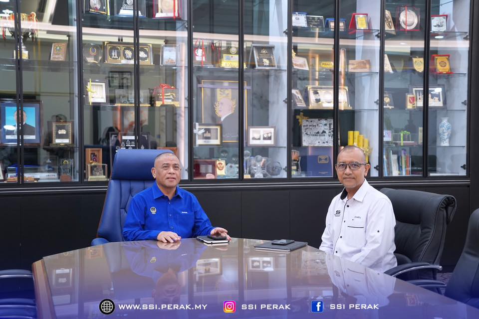 KUNJUNGAN HORMAT KETUA PEGAWAI EKSEKUTIF SSI PERAK KEPADA YAB MENTERI BESAR PERAK 2