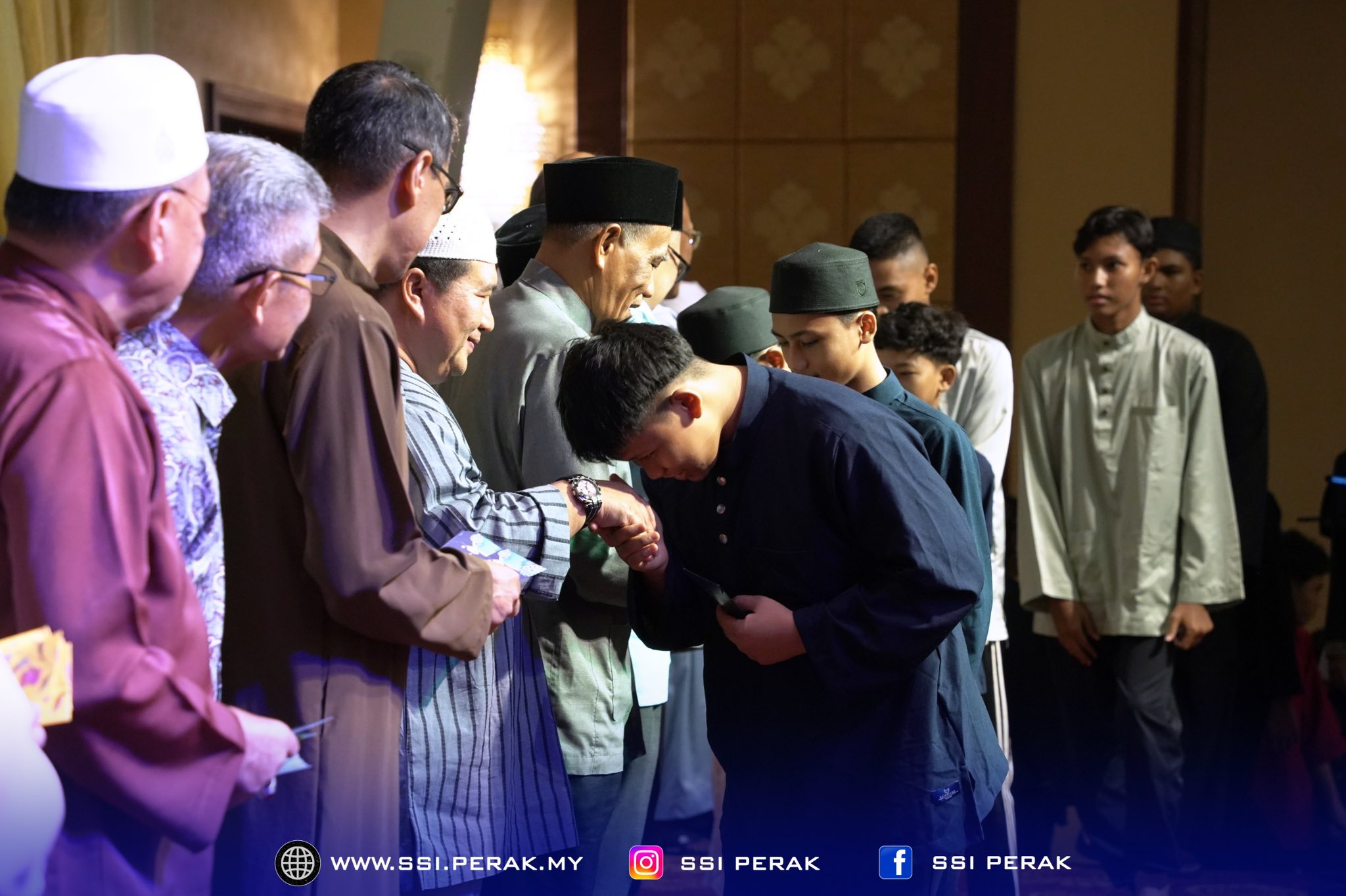 Majlis Berbuka Puasa bersama anak-anak yatim anjuran pihak Royal Perak Golf Club (RPGC) 7