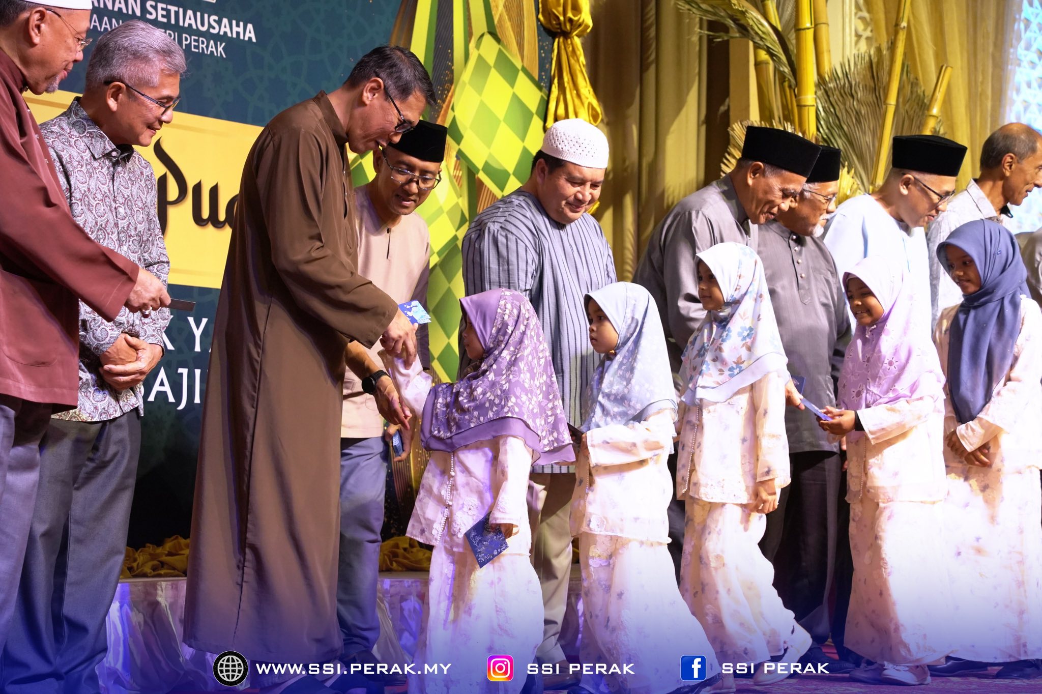 Majlis Berbuka Puasa bersama anak-anak yatim anjuran pihak Royal Perak Golf Club (RPGC) 8