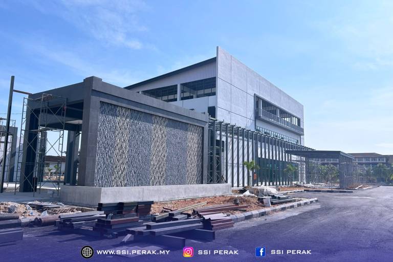 LAWATAN TAPAK DAN SESI PERBINCANGAN KEMAJUAN PEMBINAAN KOMPLEKS PENTADBIRAN DAERAH KERIAN 9