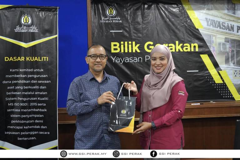 KUNJUNG HORMAT KEPADA PENGURUS BESAR YAYASAN PERAK 6