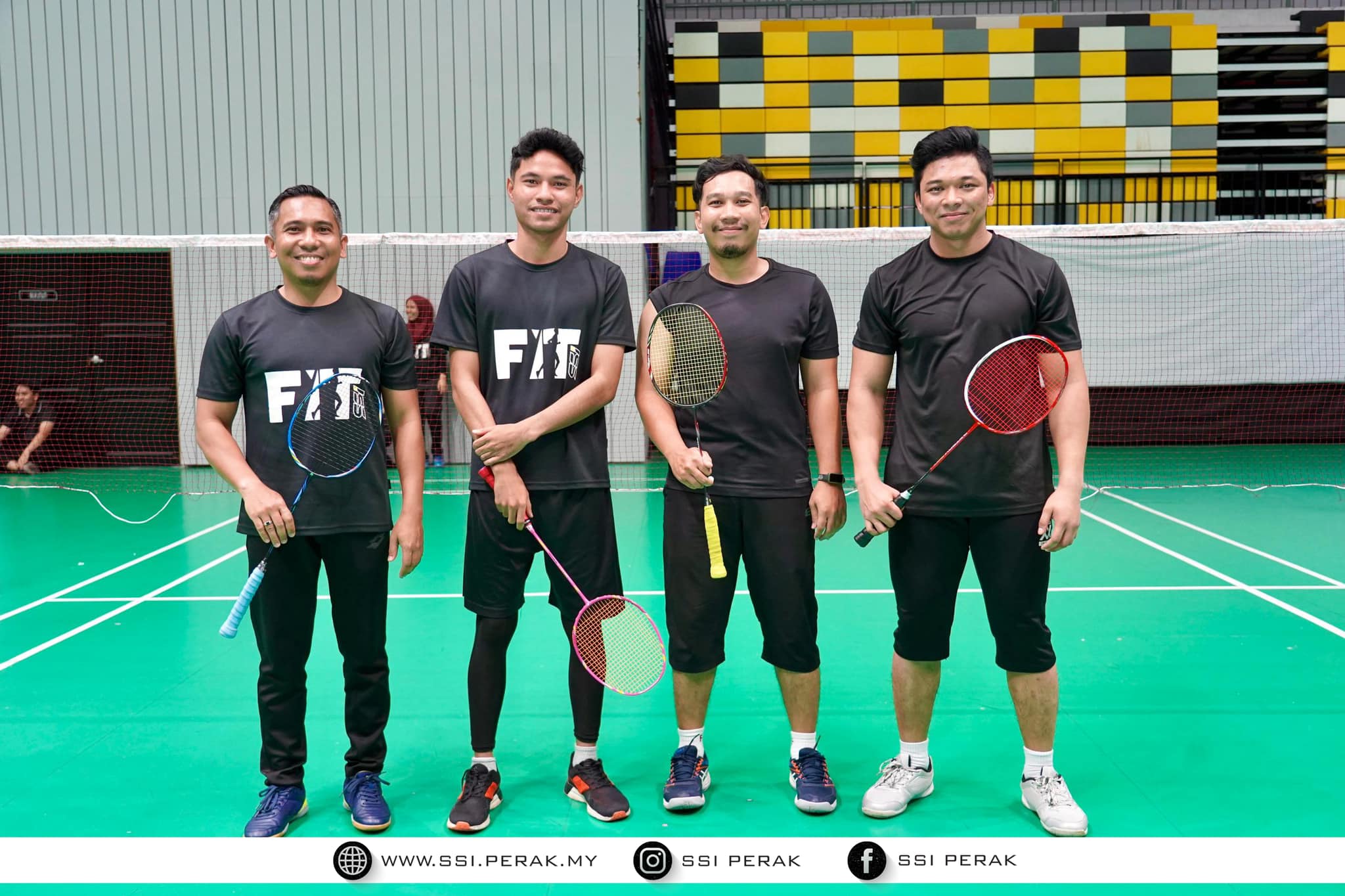 perlawan-persahabatan-badminton-ssi-mbinc-3