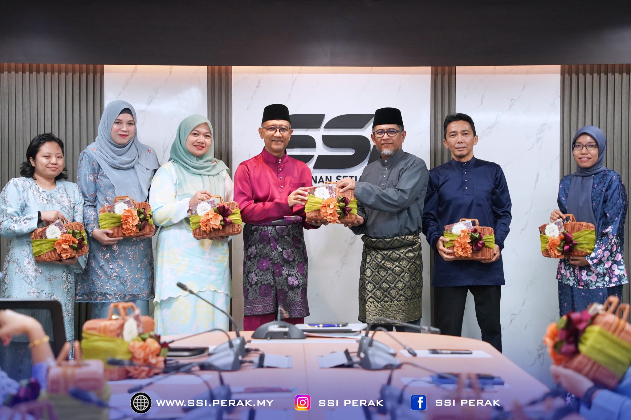 PENYERAHAN HAMPER RAYA SSI 2026 3