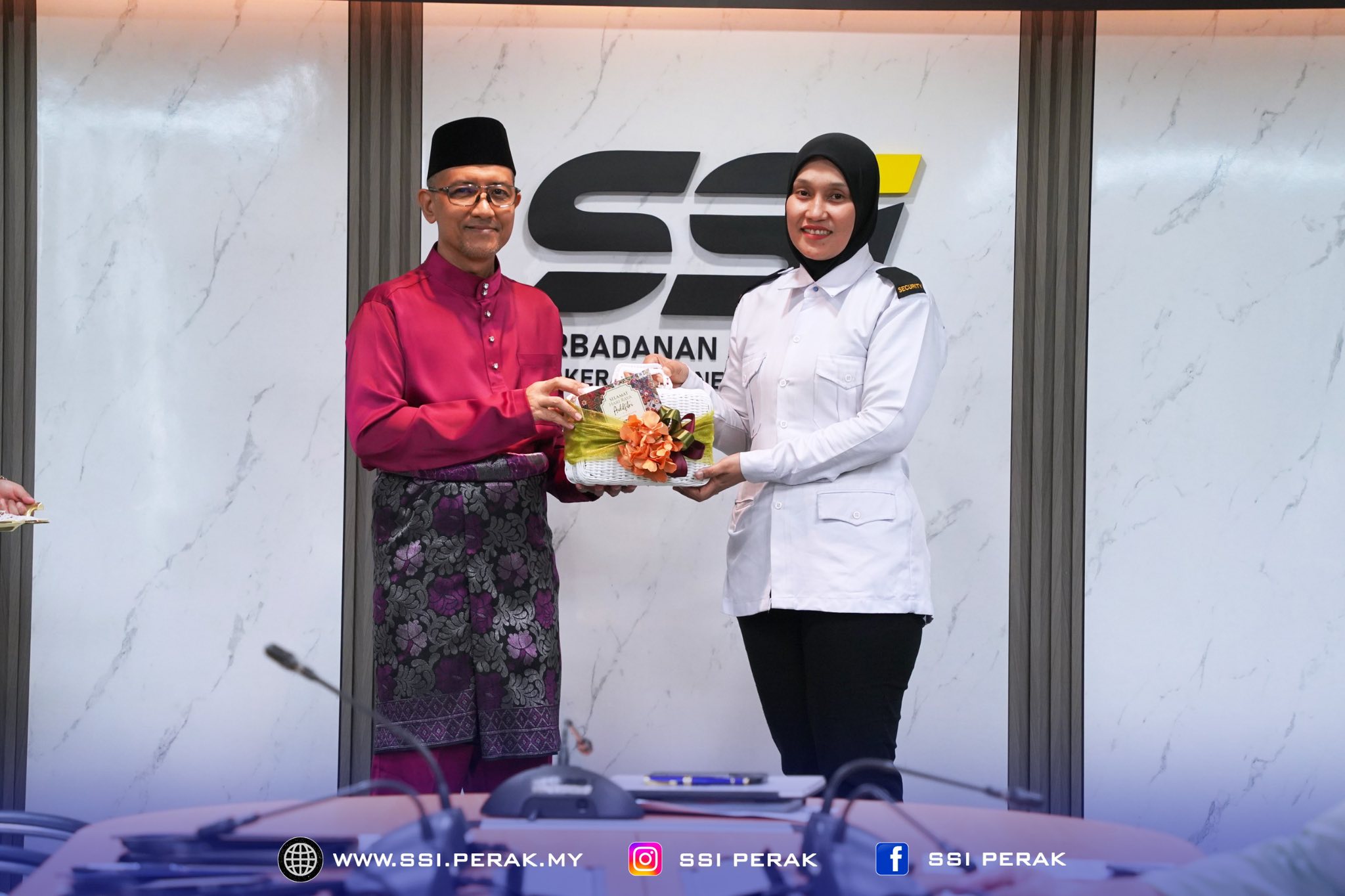 PENYERAHAN HAMPER RAYA SSI 2026 8