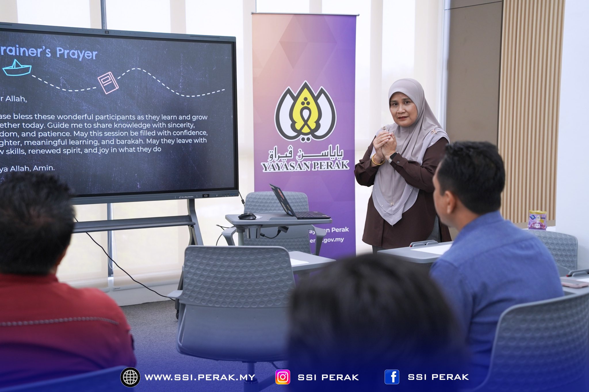 KURSUS ‘PRACTICAL ENGLISH PROFICIENCY IN WORKPLACE’ SIRI 1 1