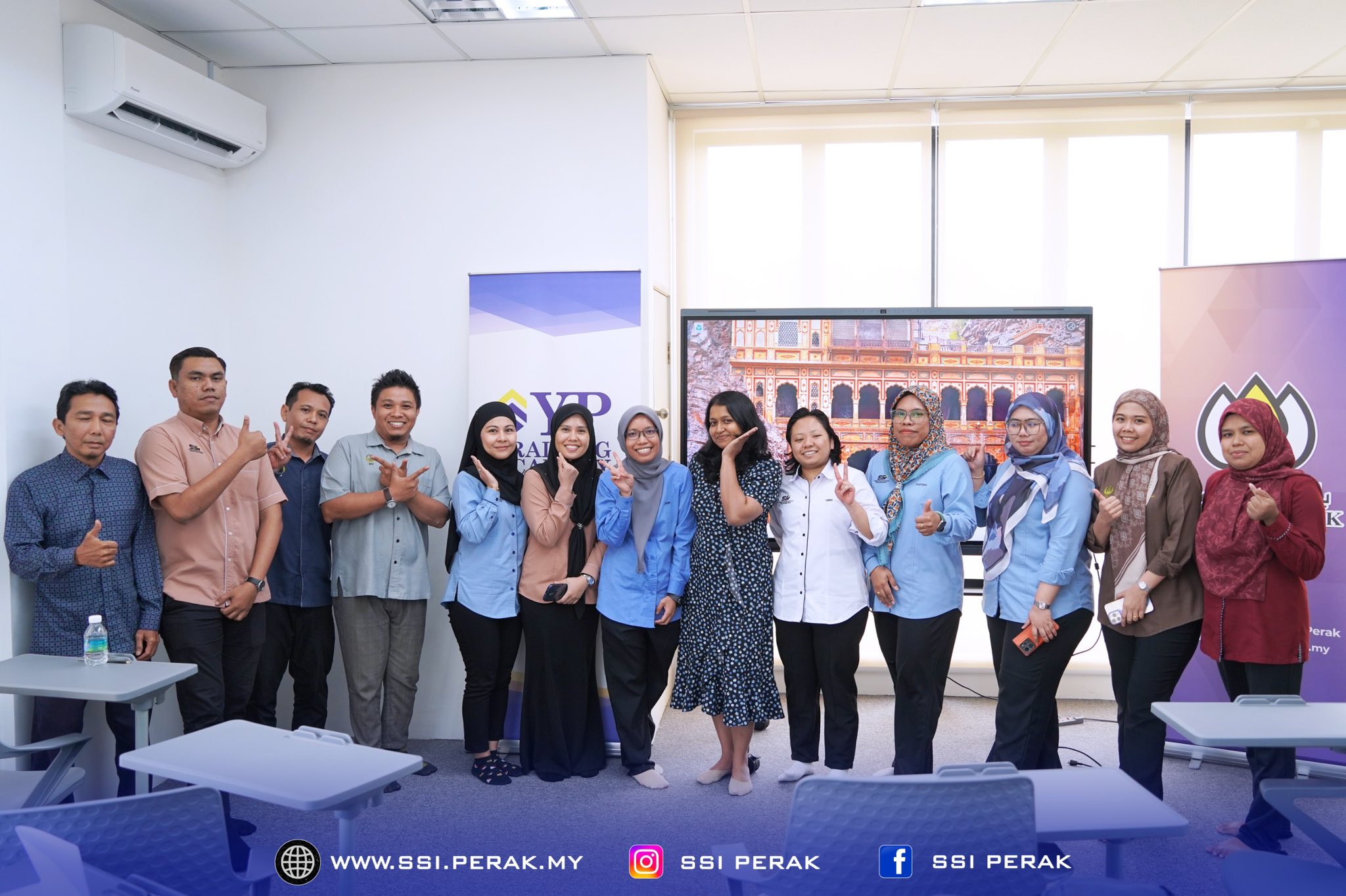 KURSUS ‘PRACTICAL ENGLISH PROFICIENCY IN WORKPLACE’ SIRI 1 11