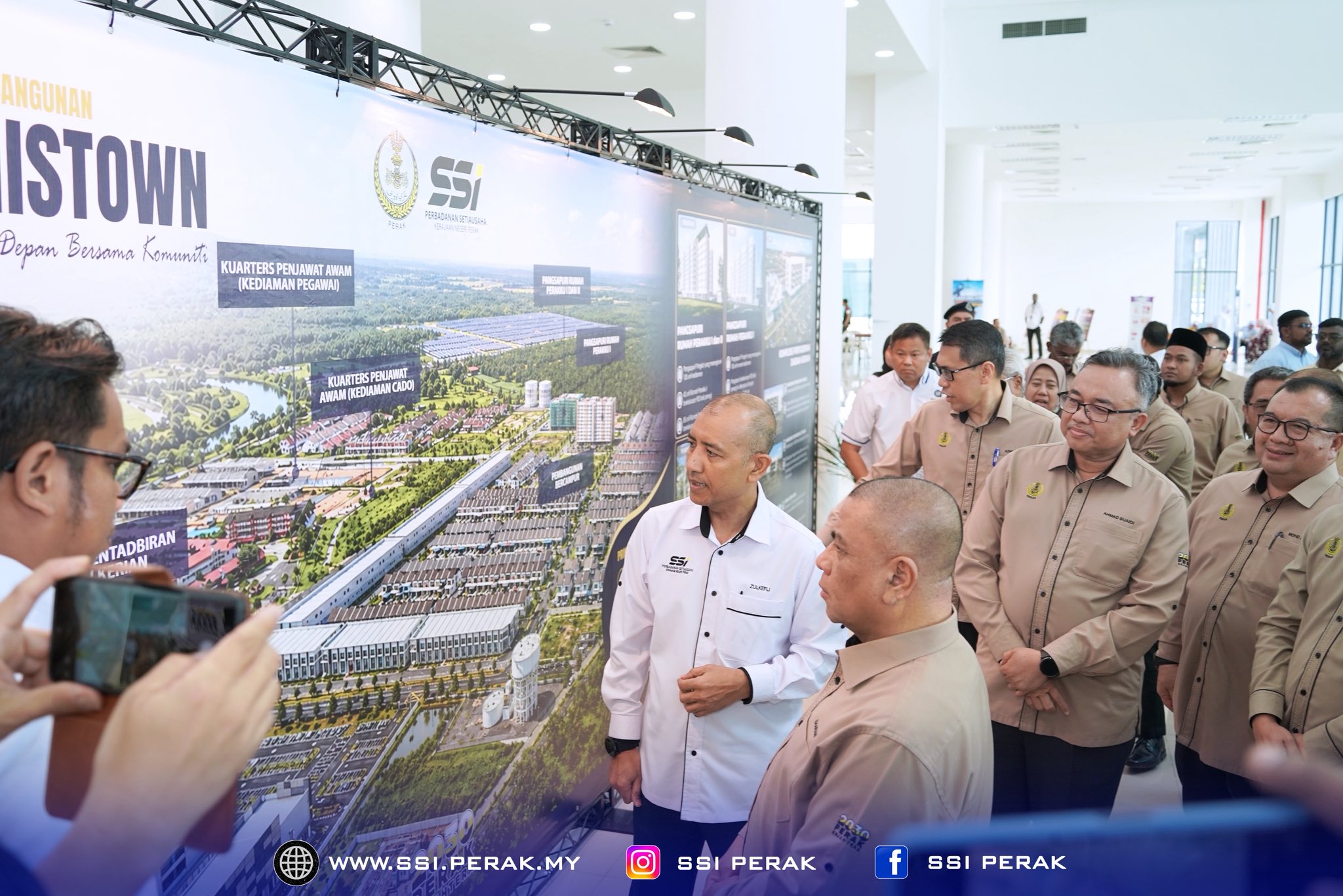 MAJLIS PENYERAHAN KUNCI 1