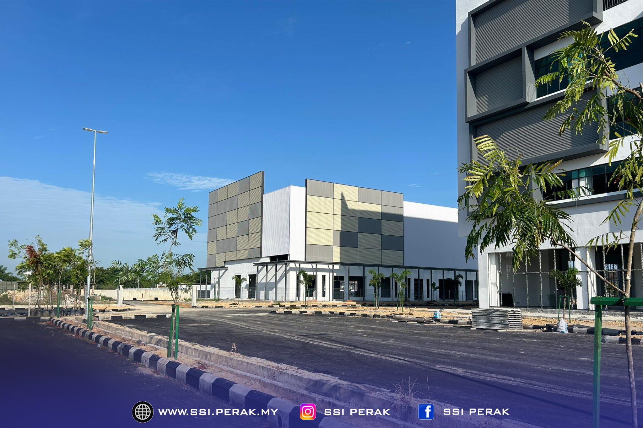 LAWATAN TAPAK DAN SESI PERBINCANGAN KEMAJUAN PEMBINAAN KOMPLEKS PENTADBIRAN DAERAH KERIAN 1