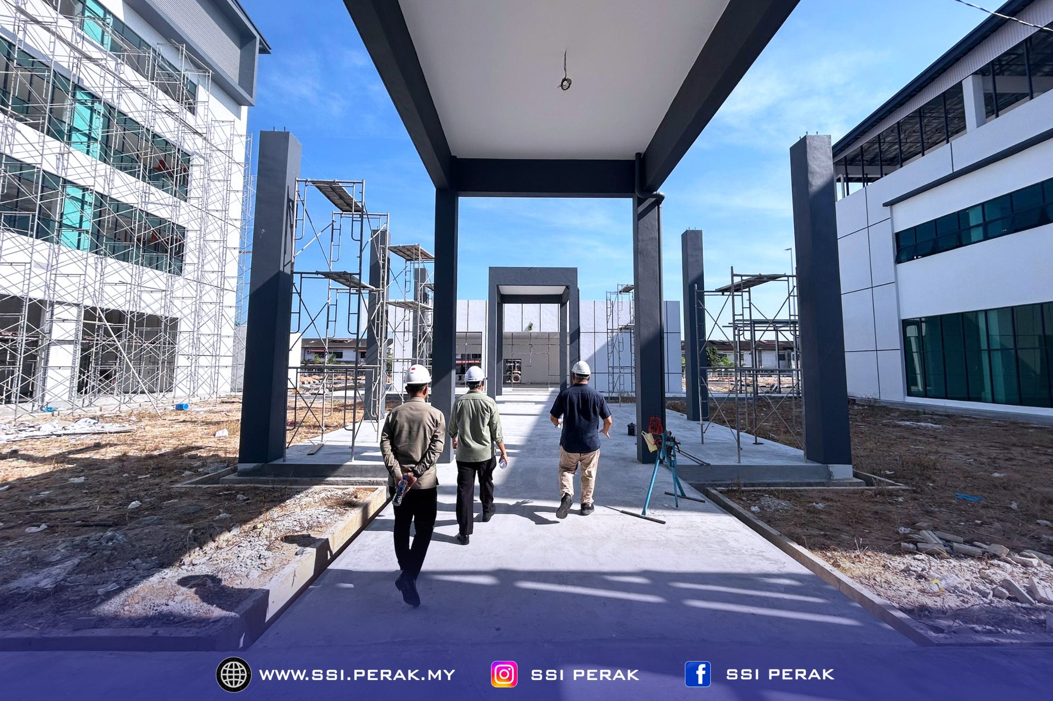 LAWATAN TAPAK DAN SESI PERBINCANGAN KEMAJUAN PEMBINAAN KOMPLEKS PENTADBIRAN DAERAH KERIAN 2