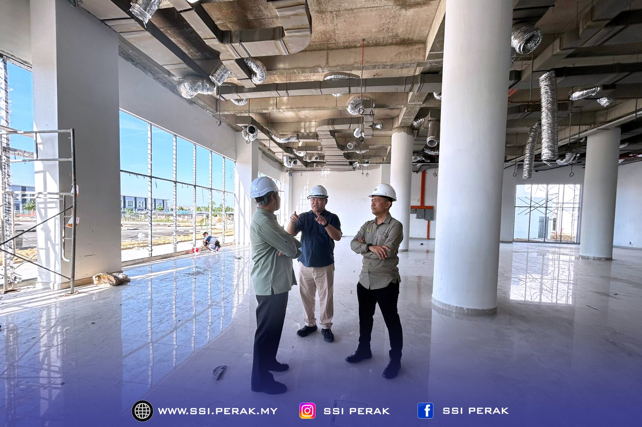 LAWATAN TAPAK DAN SESI PERBINCANGAN KEMAJUAN PEMBINAAN KOMPLEKS PENTADBIRAN DAERAH KERIAN 3