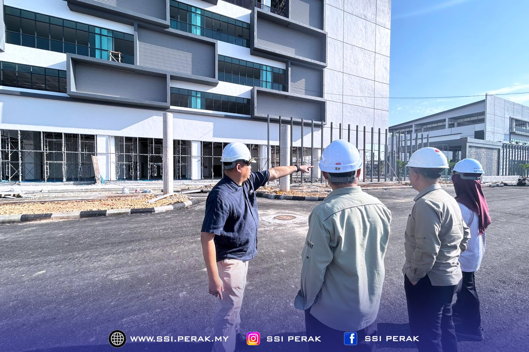 LAWATAN TAPAK DAN SESI PERBINCANGAN KEMAJUAN PEMBINAAN KOMPLEKS PENTADBIRAN DAERAH KERIAN 7