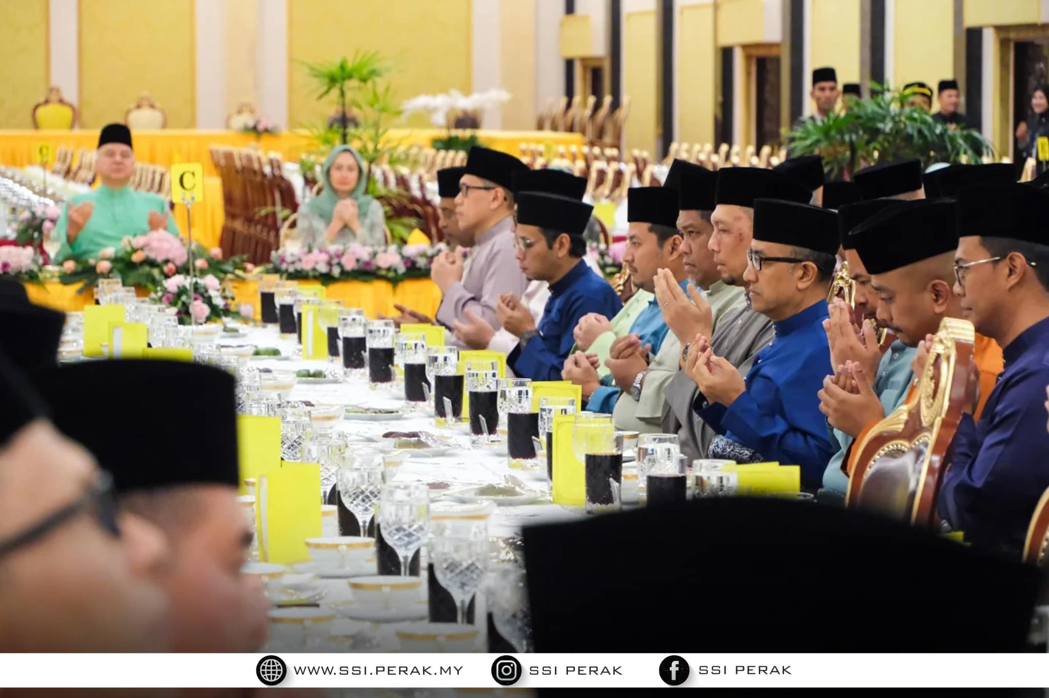 MAJLIS PENYERAHAN ZAKAT PERNIAGAAN DAN MAJLIS IFTAR BERSAMA DYMM PADUKA SERI SULTAN PERAK 1
