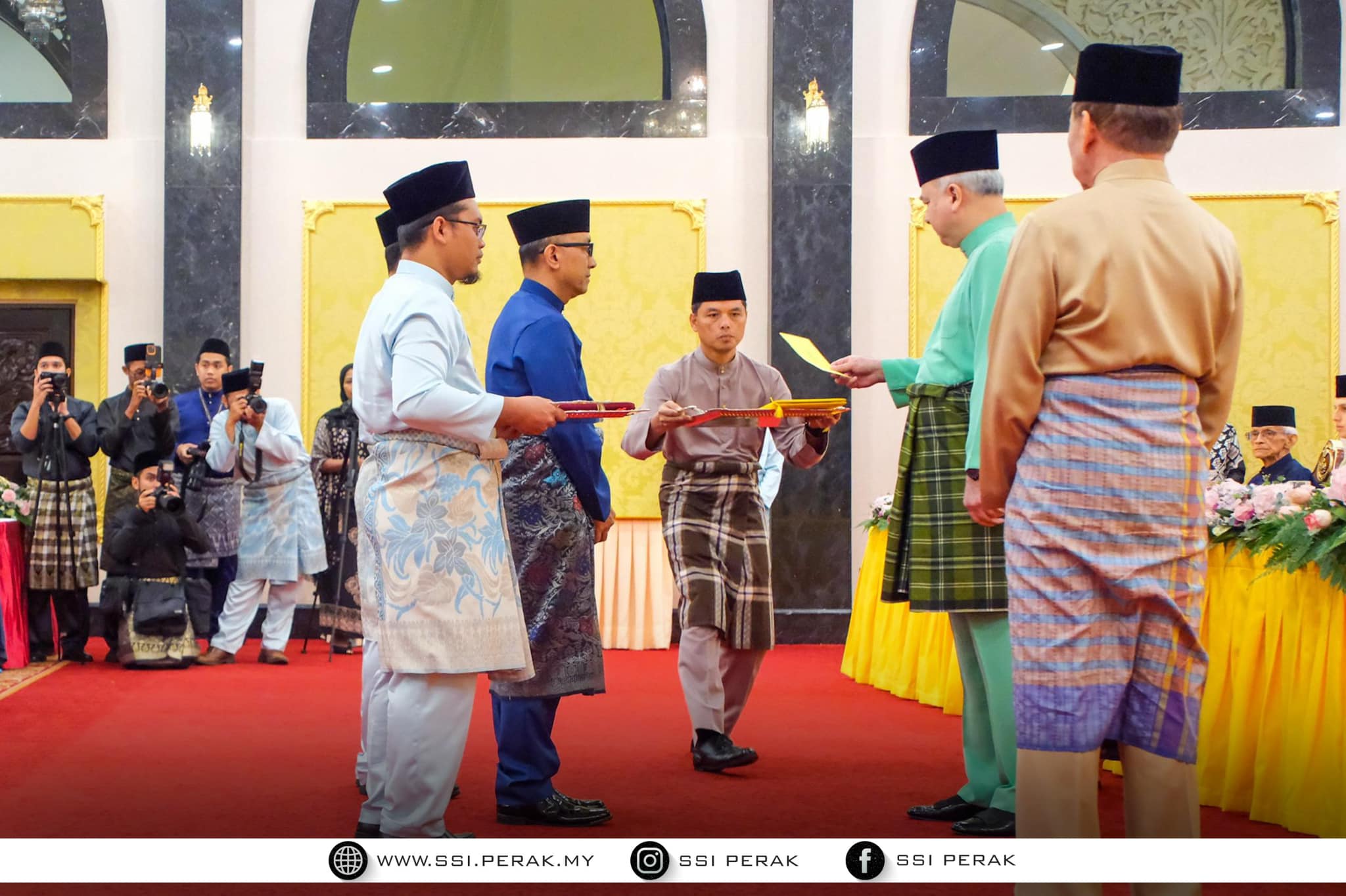 MAJLIS PENYERAHAN ZAKAT PERNIAGAAN DAN MAJLIS IFTAR BERSAMA DYMM PADUKA SERI SULTAN PERAK 3
