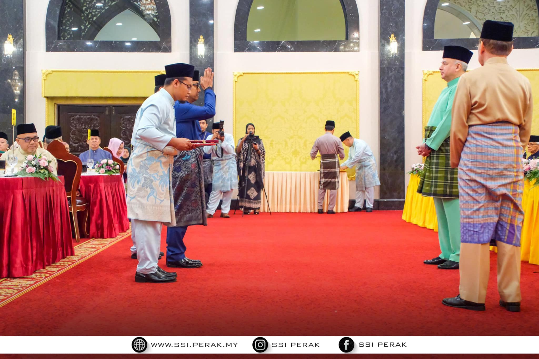 MAJLIS PENYERAHAN ZAKAT PERNIAGAAN DAN MAJLIS IFTAR BERSAMA DYMM PADUKA SERI SULTAN PERAK 6