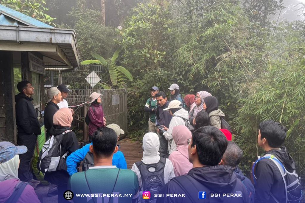 EKSPEDISI GUNUNG IRAU @ MOSSY FOREST ANJURAN KELASSi 2