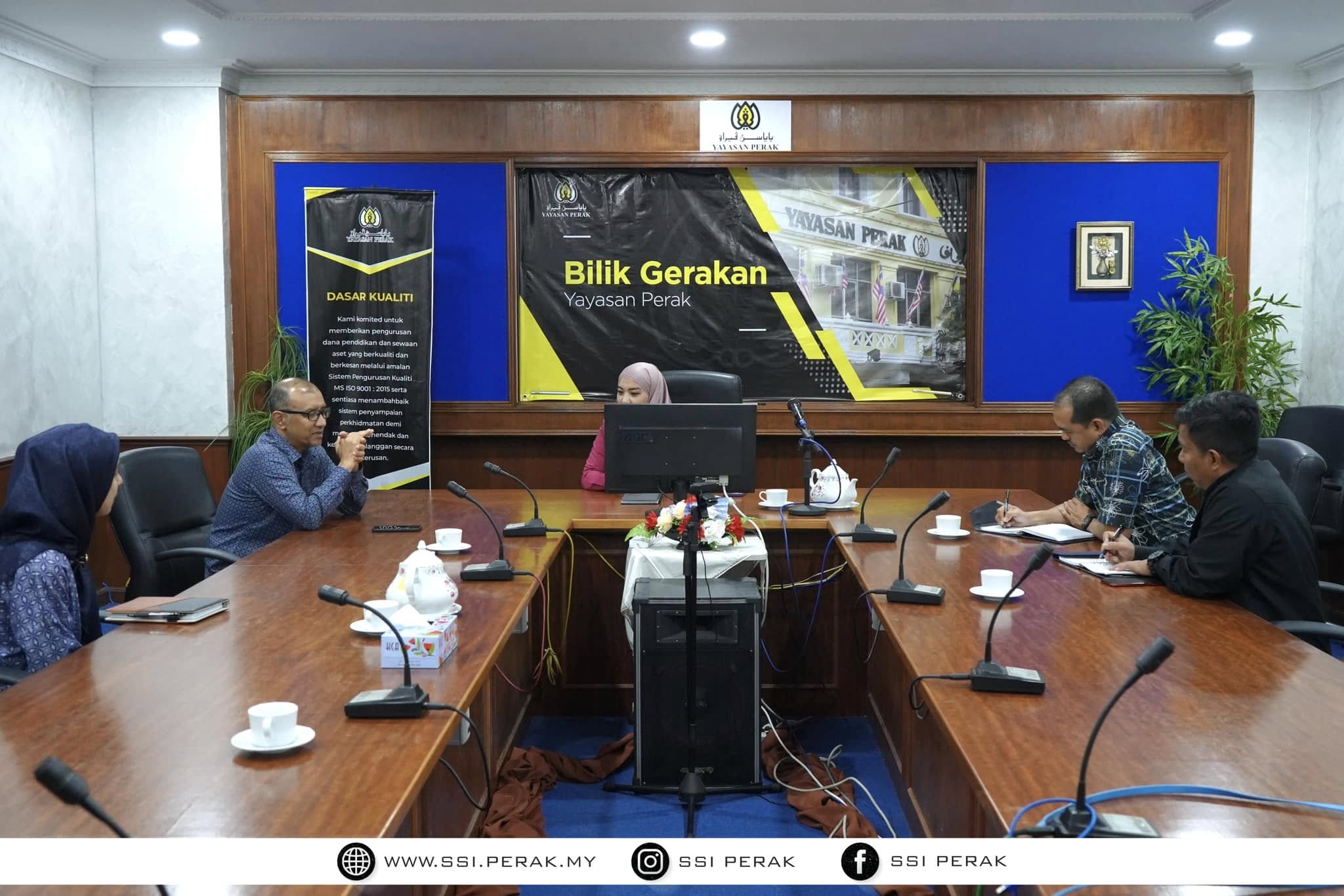 KUNJUNG HORMAT KEPADA PENGURUS BESAR YAYASAN PERAK 1