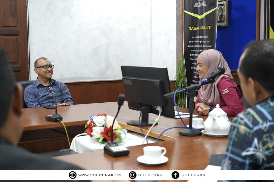 KUNJUNG HORMAT KEPADA PENGURUS BESAR YAYASAN PERAK 4