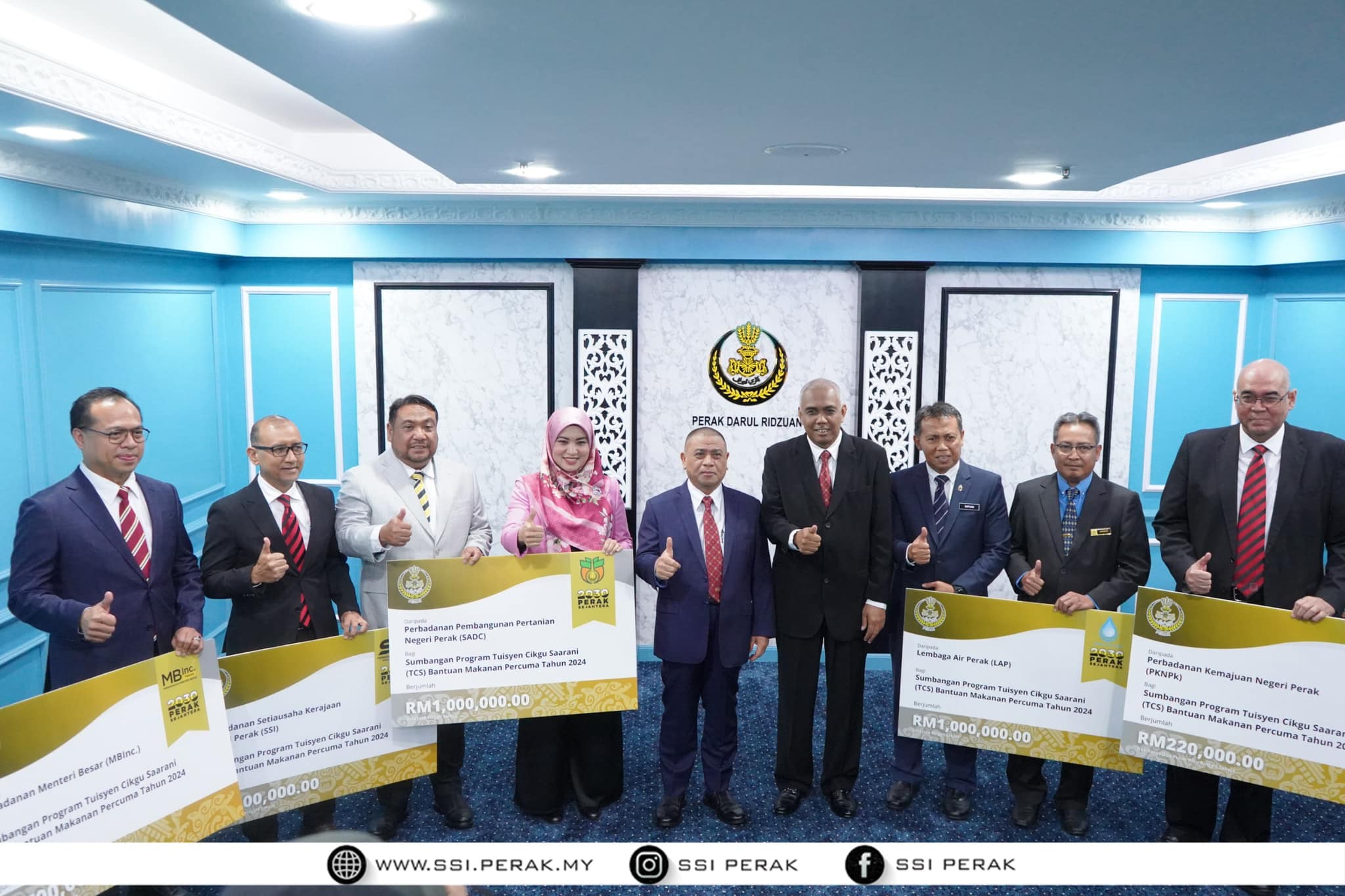 Majlis Penyerahan Mock Cheque Program Makanan Percuma Tuisyen Cikgu Saarani-1