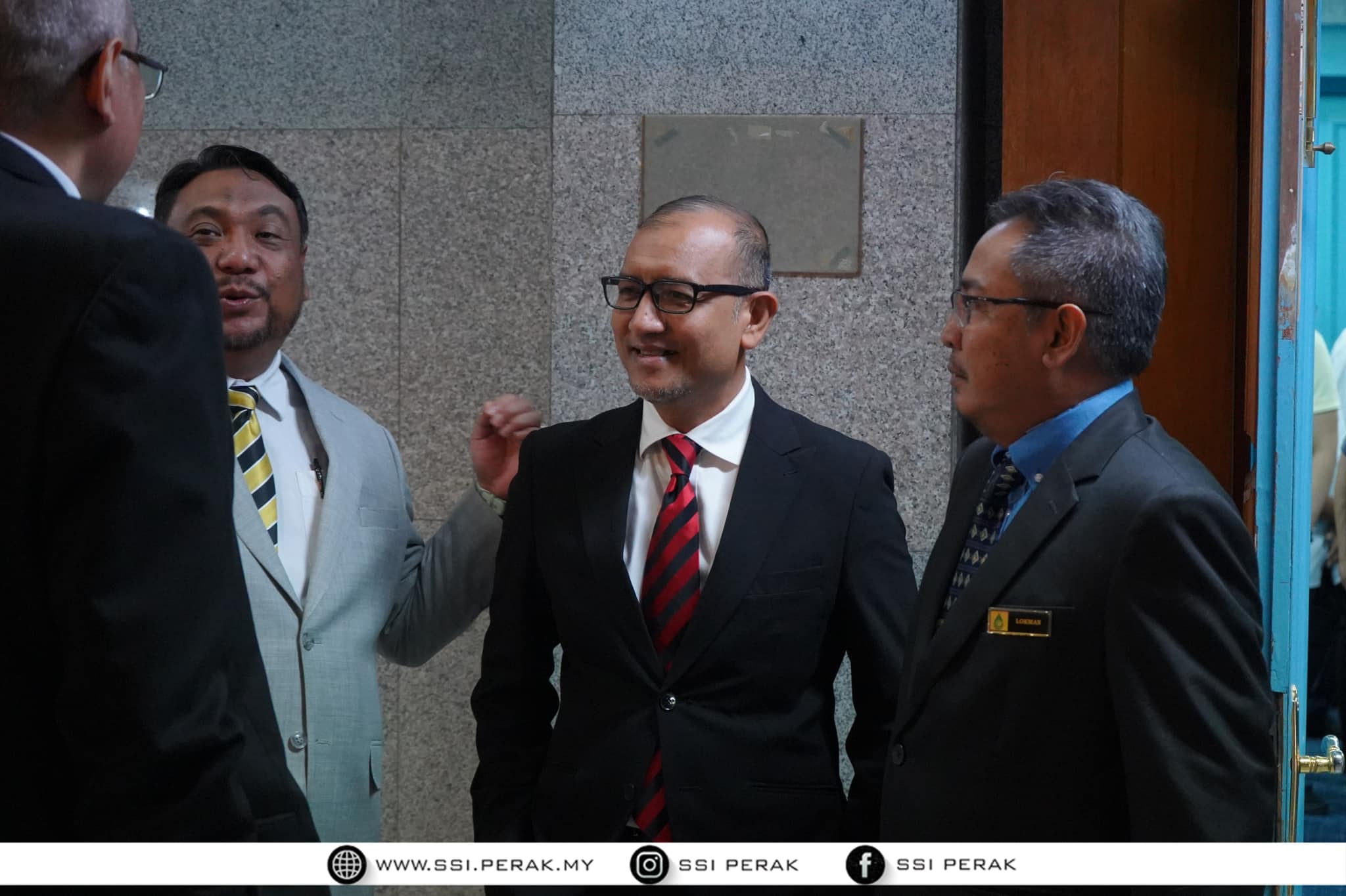 Majlis Penyerahan Mock Cheque Program Makanan Percuma Tuisyen Cikgu Saarani-2