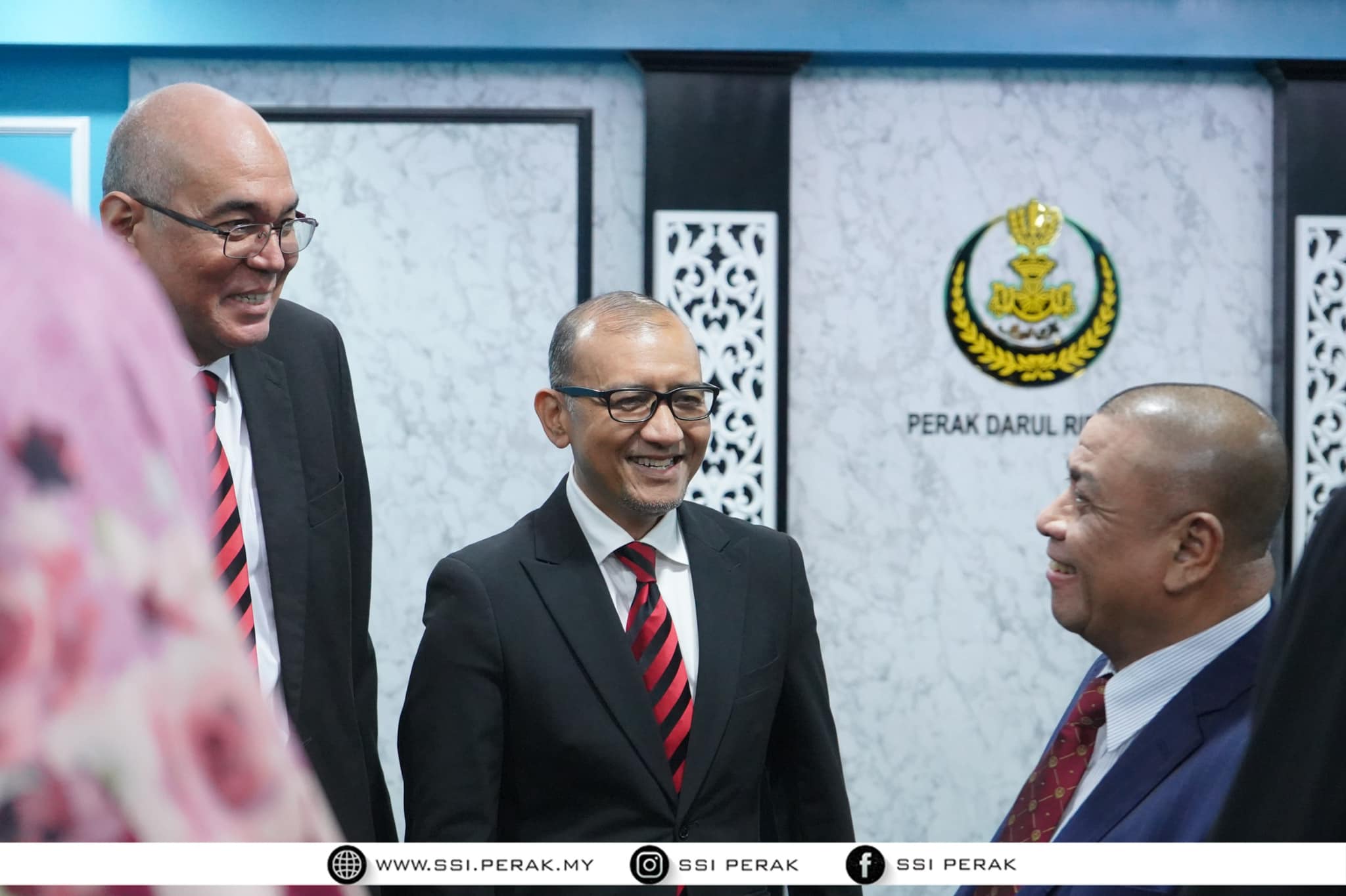 Majlis Penyerahan Mock Cheque Program Makanan Percuma Tuisyen Cikgu Saarani-5