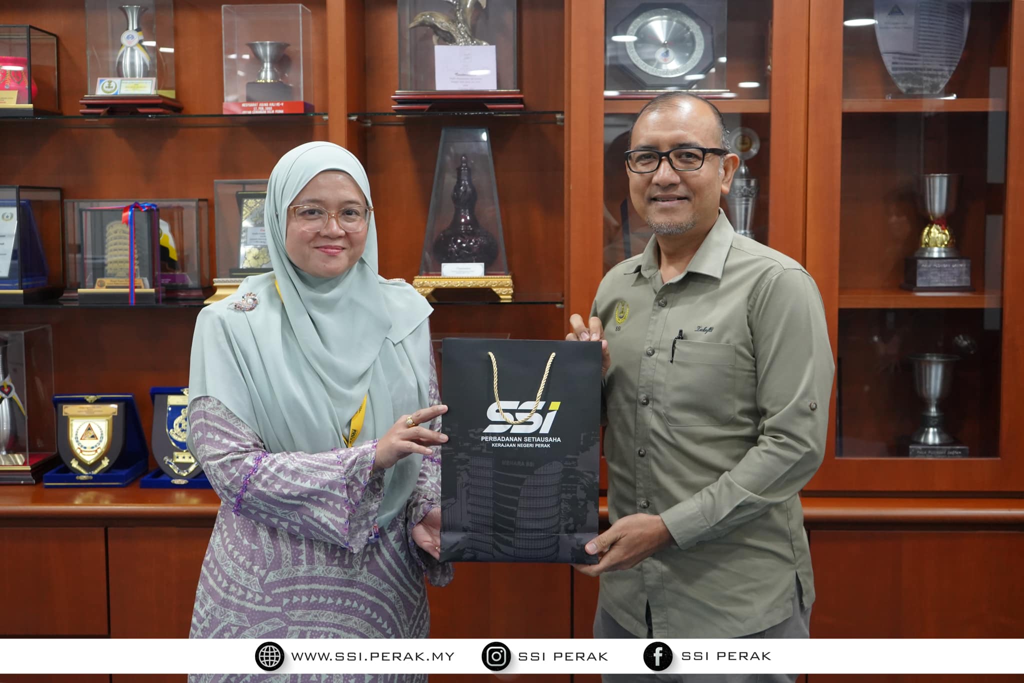 kunjung-hormat-pegawai-daerah-hilir-perak-3