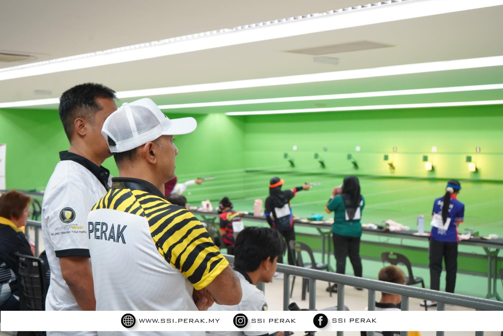 pasukan-menembak-di-lapang-sasar-menembak-perta-jaya-1