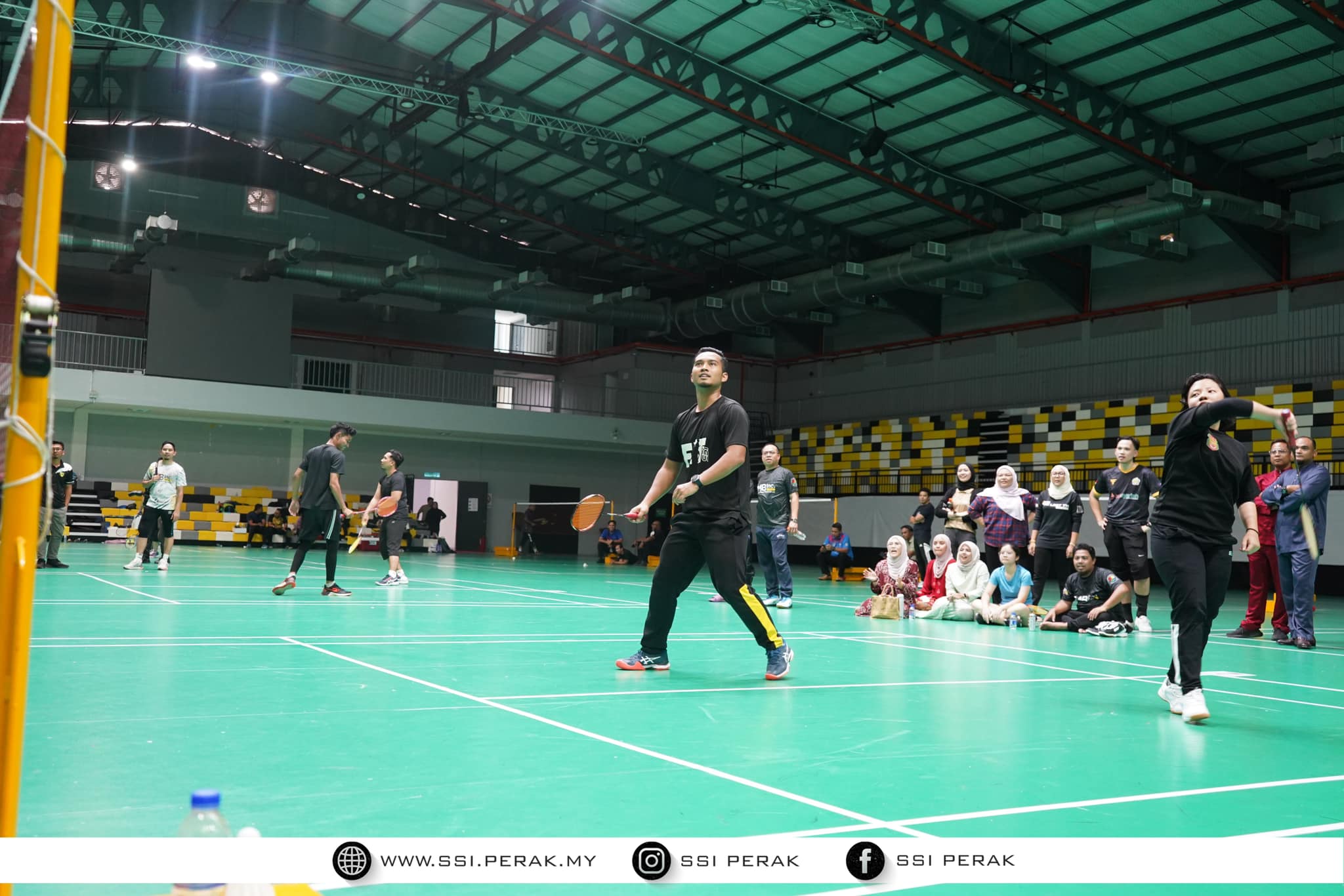 perlawan-persahabatan-badminton-ssi-mbinc-2