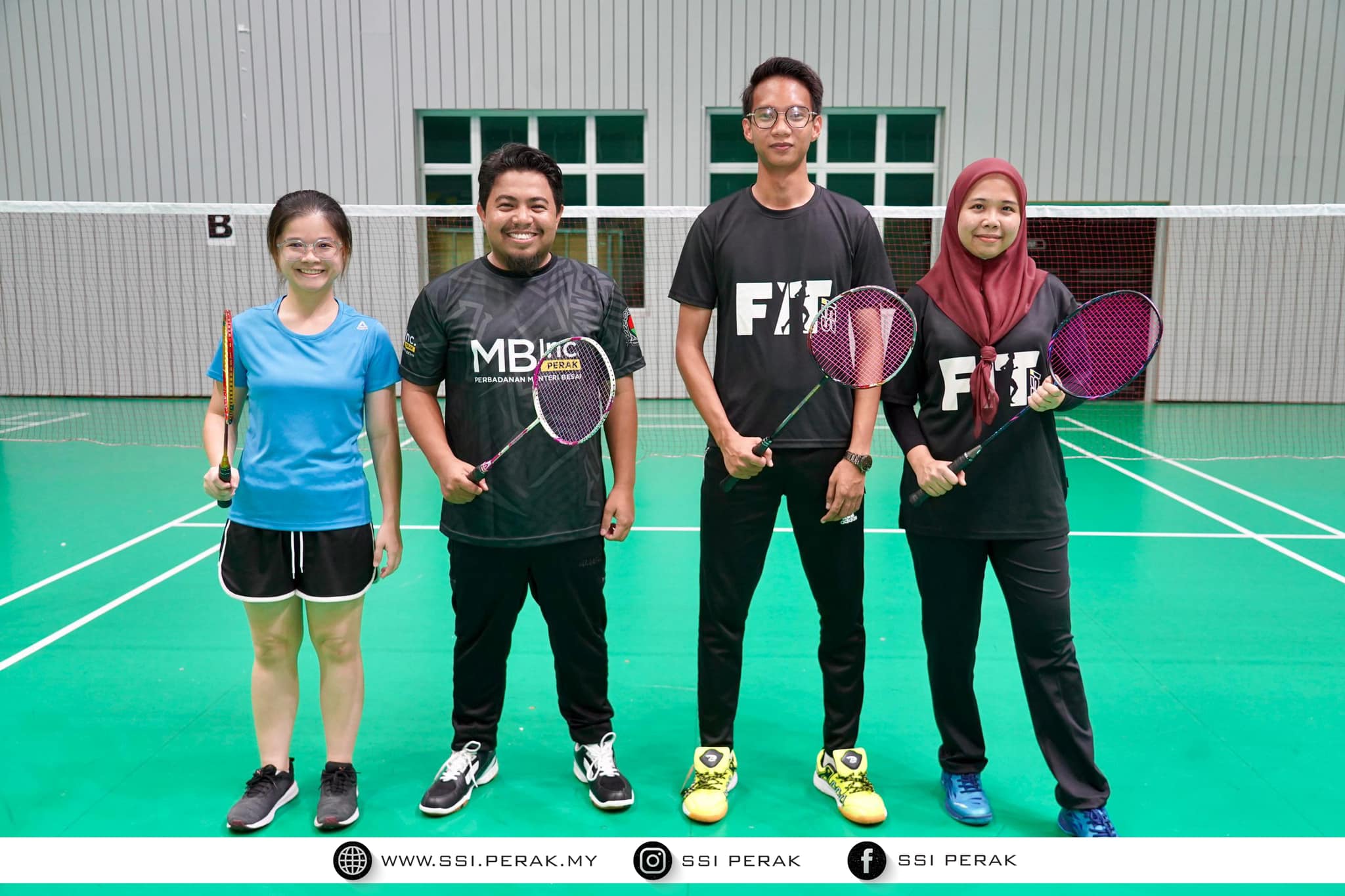 perlawan-persahabatan-badminton-ssi-mbinc-4