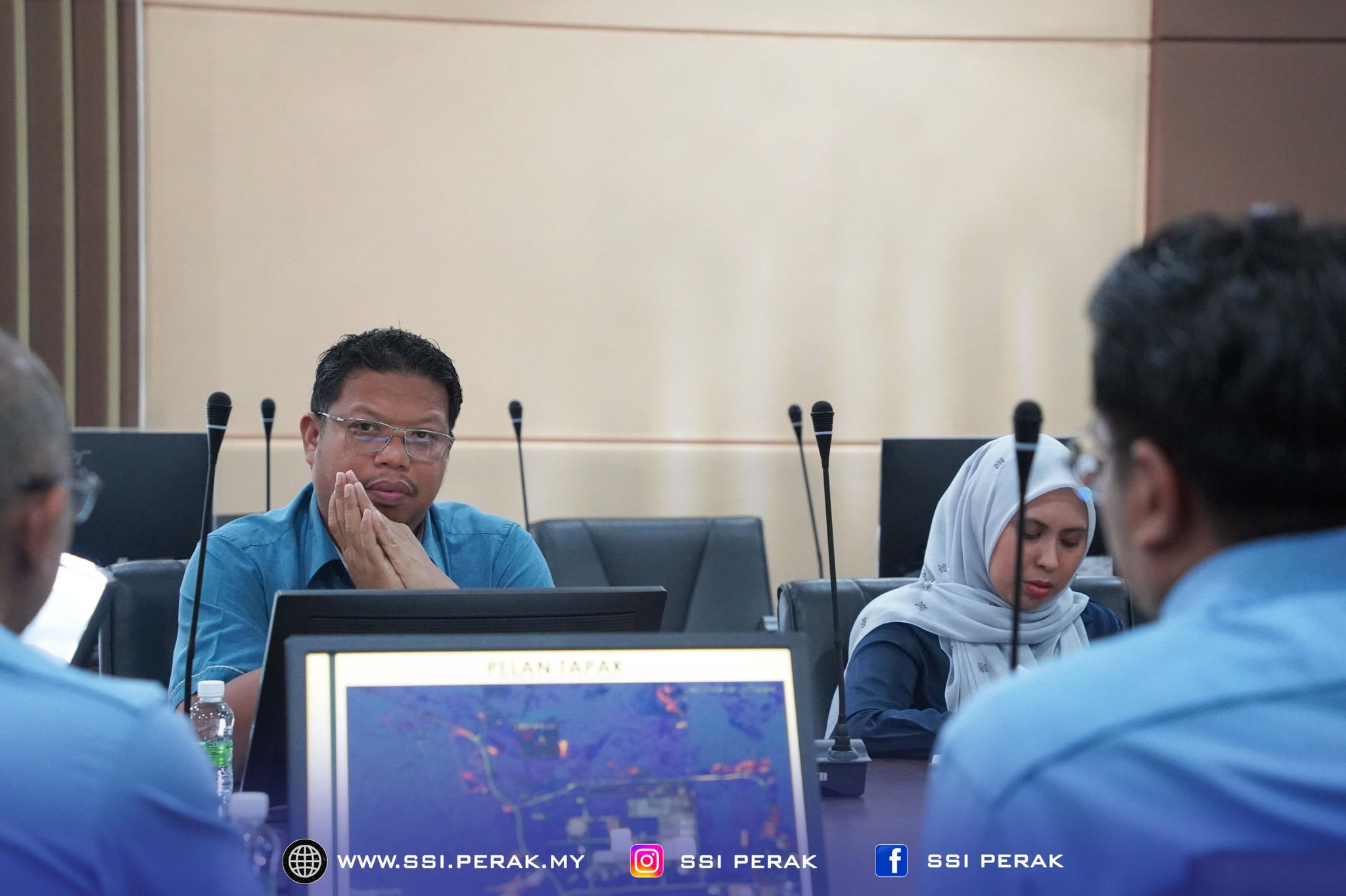 KUNJUNG HORMAT PEMANGKU KETUA PEGAWAI EKSEKUTIF SSI KE ATAS YANG DIPERTUA MAJLIS DAERAH MUALLIM 3