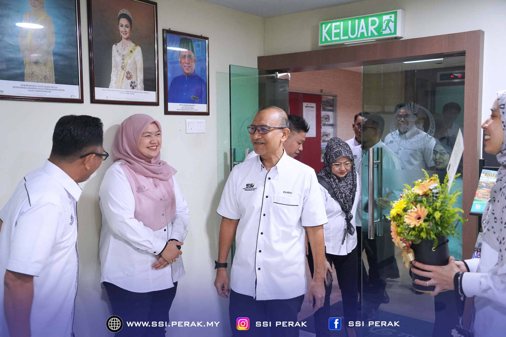 Tahniah diucapkan kepada YBrs. Encik Zulkefli 3