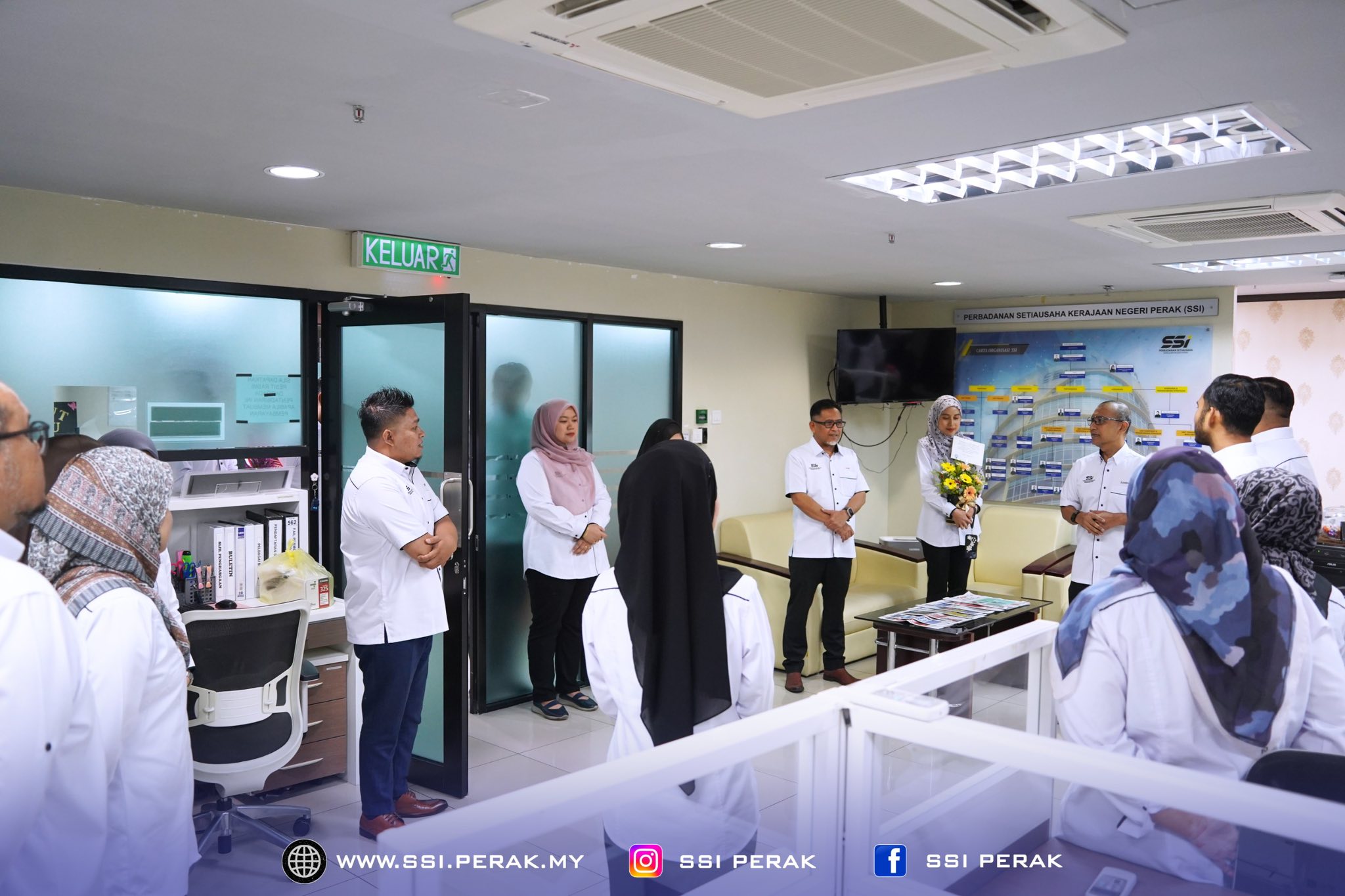 Tahniah diucapkan kepada YBrs. Encik Zulkefli 5