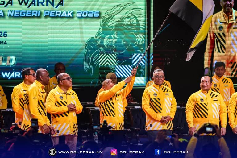 BELANG TARUNG TIGA WARNA 7
