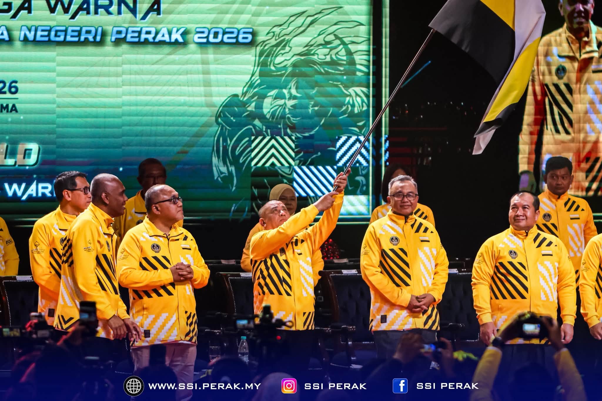 BELANG TARUNG TIGA WARNA 7