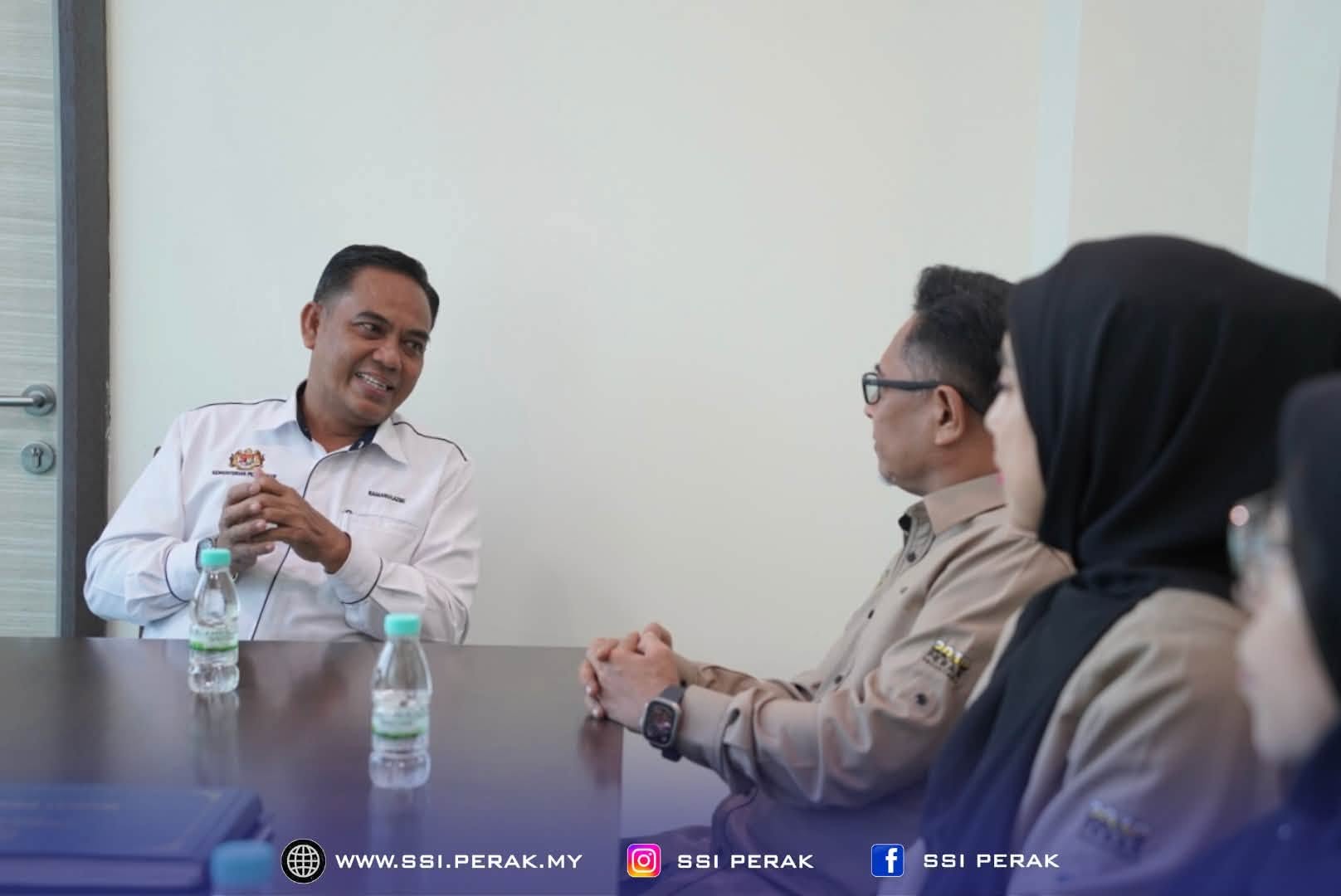 SSI PERAK SUMBANG BUKU ‘KARL-HEINZ WEIGANG’ KEPADA JPN PERAK3