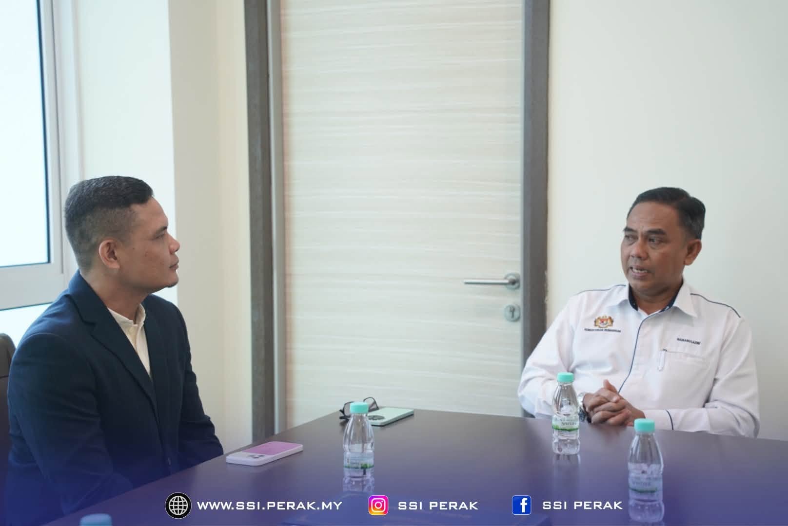 SSI PERAK SUMBANG BUKU ‘KARL-HEINZ WEIGANG’ KEPADA JPN PERAK4