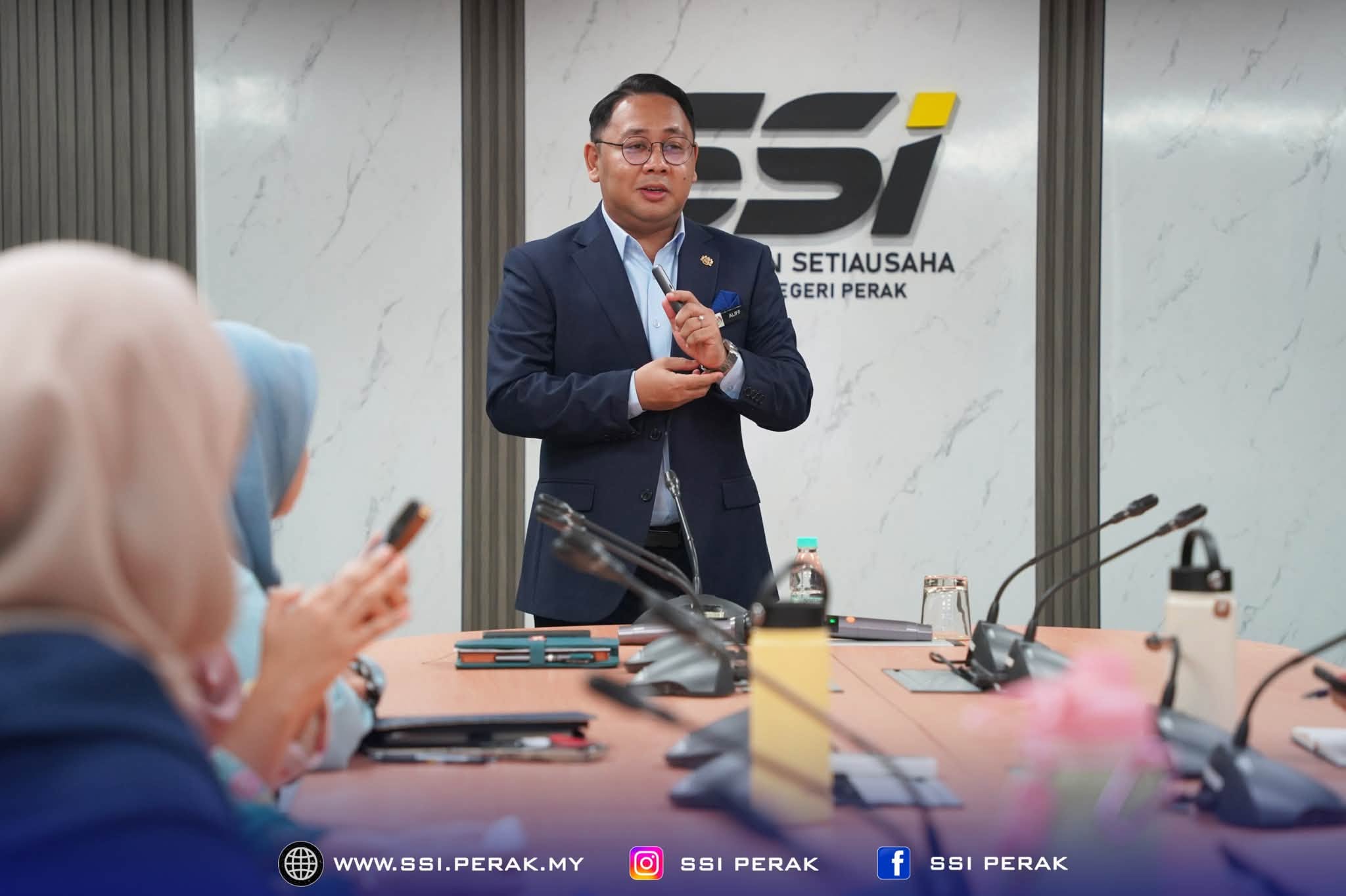 KURSUS PROFESIONALISME UNGGUL MEMBINA ETIKA CEMERLANG, MENGURUS EMOSI DAN MEMACU SINERGI PASUKAN 1