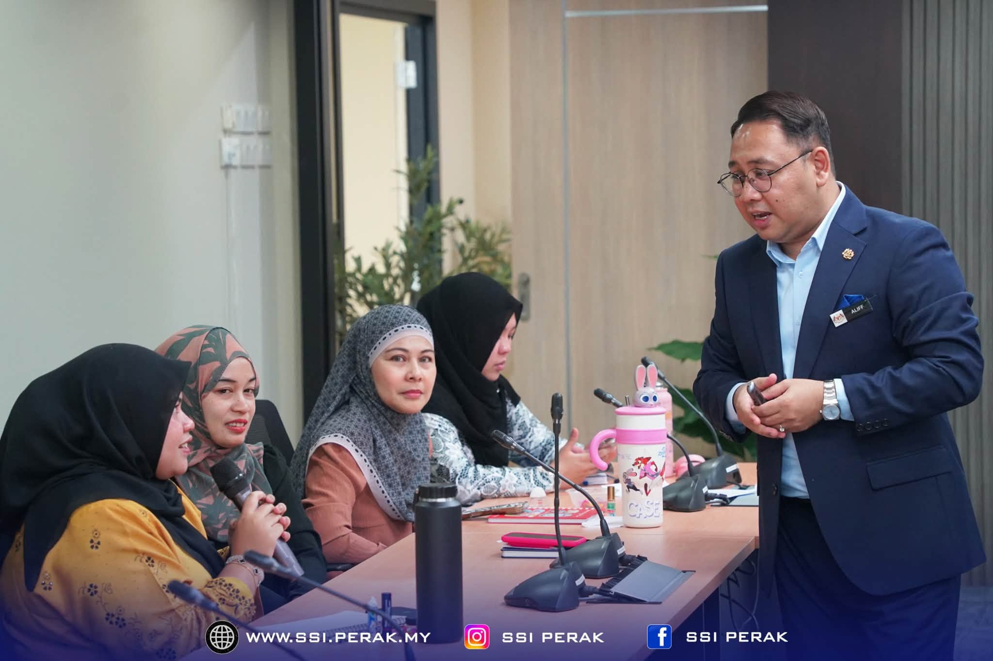 KURSUS PROFESIONALISME UNGGUL MEMBINA ETIKA CEMERLANG, MENGURUS EMOSI DAN MEMACU SINERGI PASUKAN 4