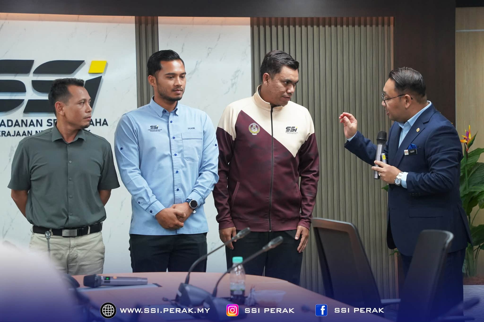 KURSUS PROFESIONALISME UNGGUL MEMBINA ETIKA CEMERLANG, MENGURUS EMOSI DAN MEMACU SINERGI PASUKAN 5